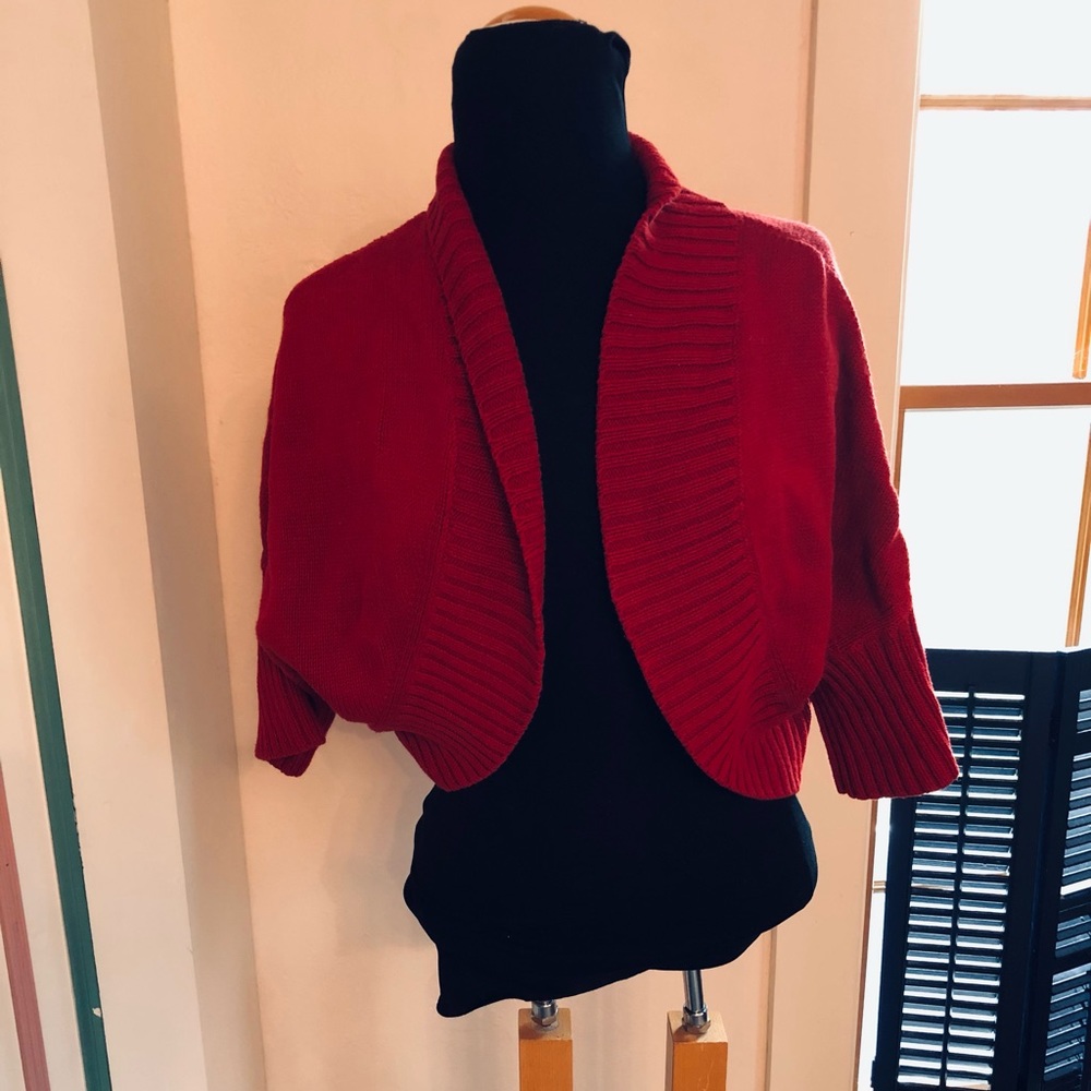 ISDA & co crop red open front sweater med shrug bolero